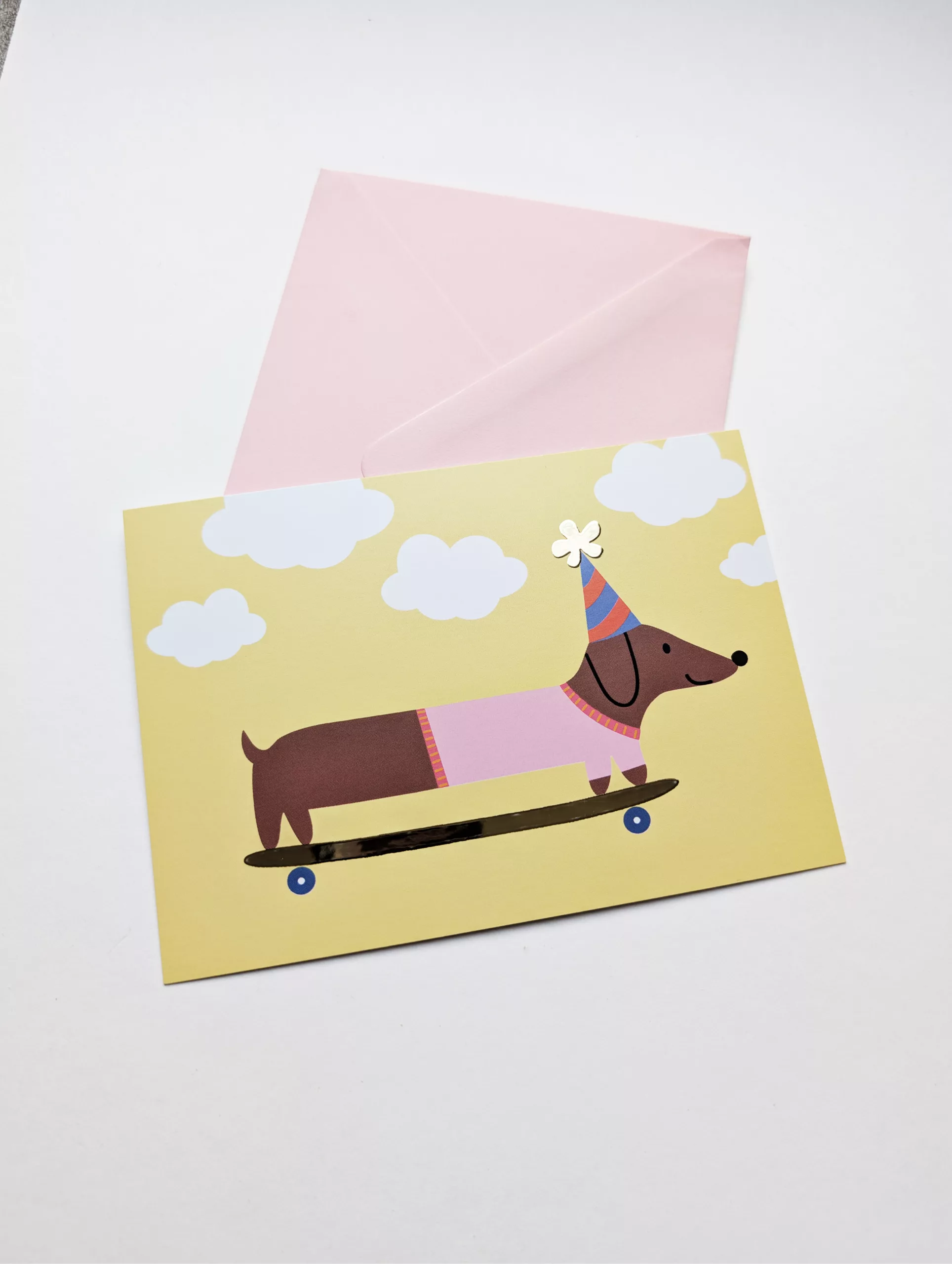 Carte postale - Teckel en skate – Image 1